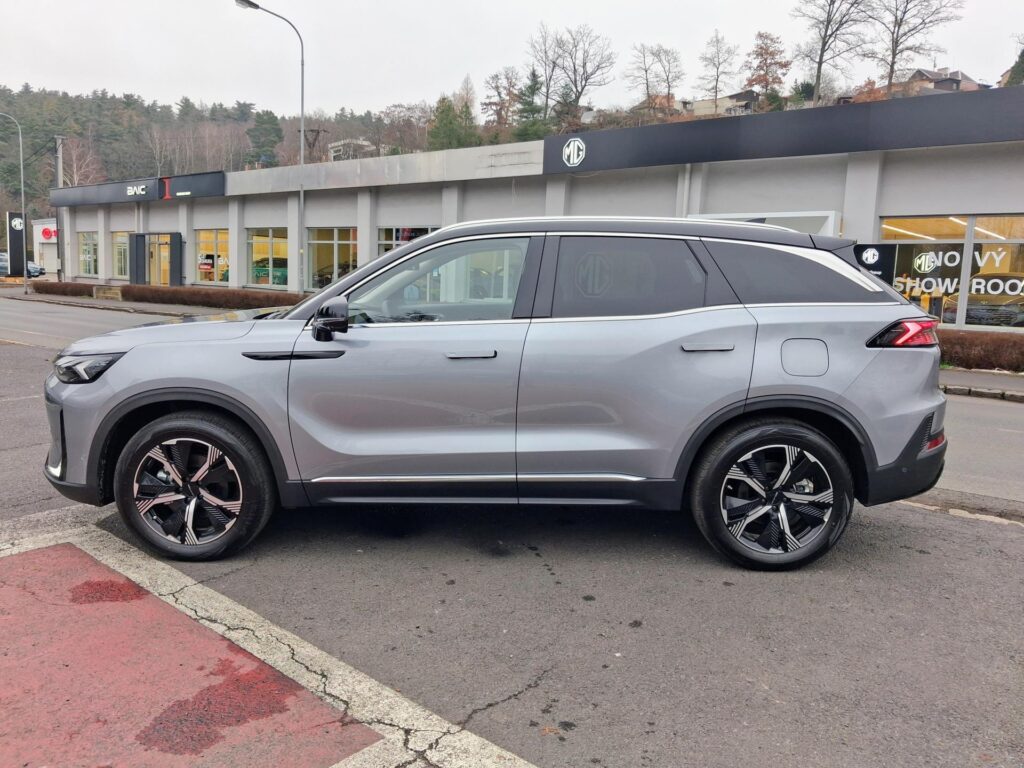 BAIC X7  ALL IN 1.5T 130kW 4×2 7DCT