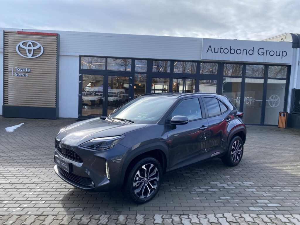Toyota Yaris Cross  1.5 HEV 4x4 STYLE + tažné