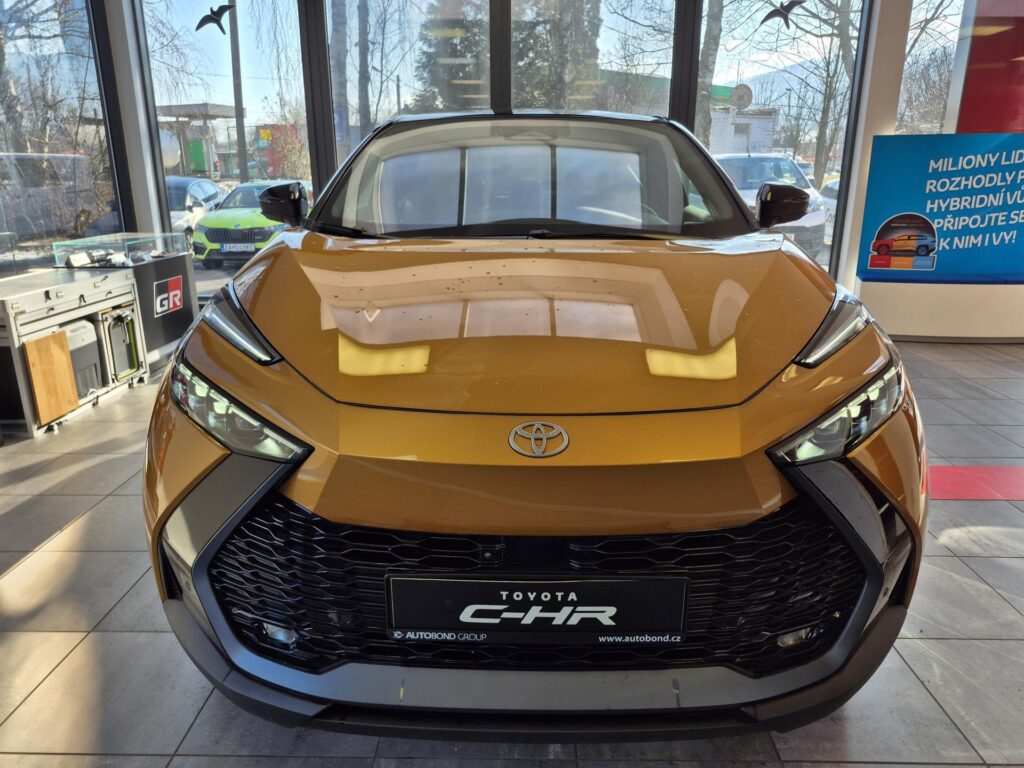Toyota C-HR  2,0 HEV 4X4 EXECUTIVE PREMIER EDITION ZIMNÍ KOMPLETY ZDARMA