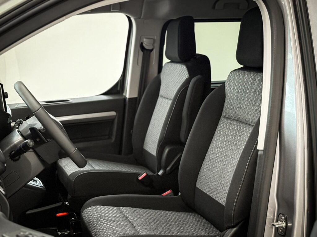 Toyota ProAce  2.2L Diesel , 8 st. Family