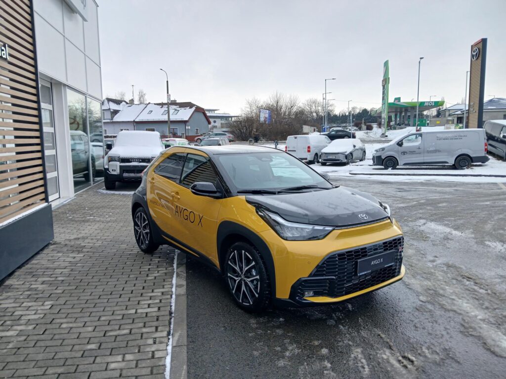 Toyota Aygo X  1,5 HEV 116k GR Sport
