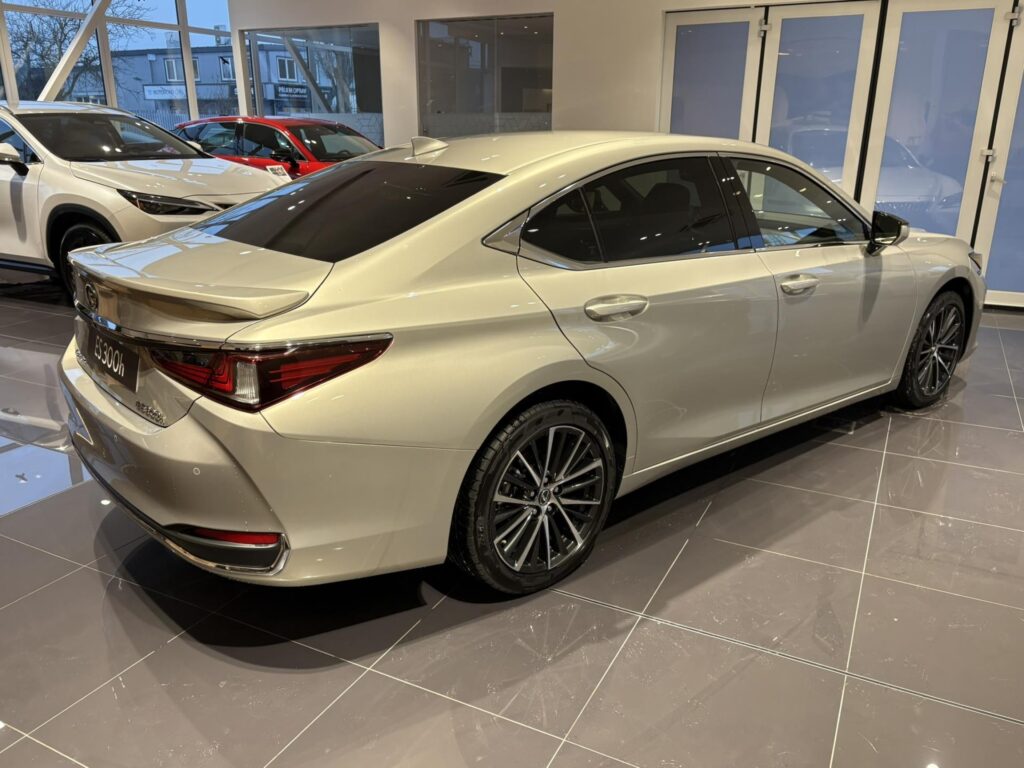 Lexus ES 300h  PRESTIGE TOP