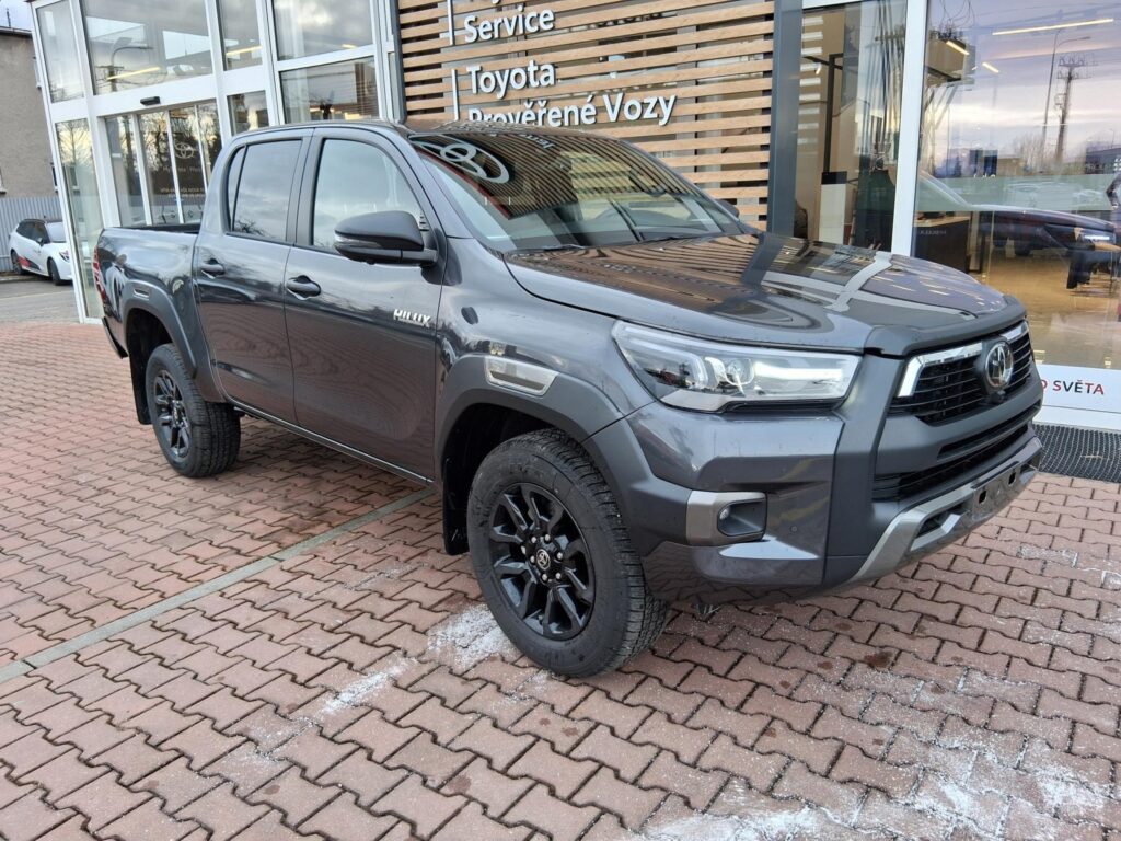 Toyota Hilux  2,8D-4D 205K INVINCIBLE