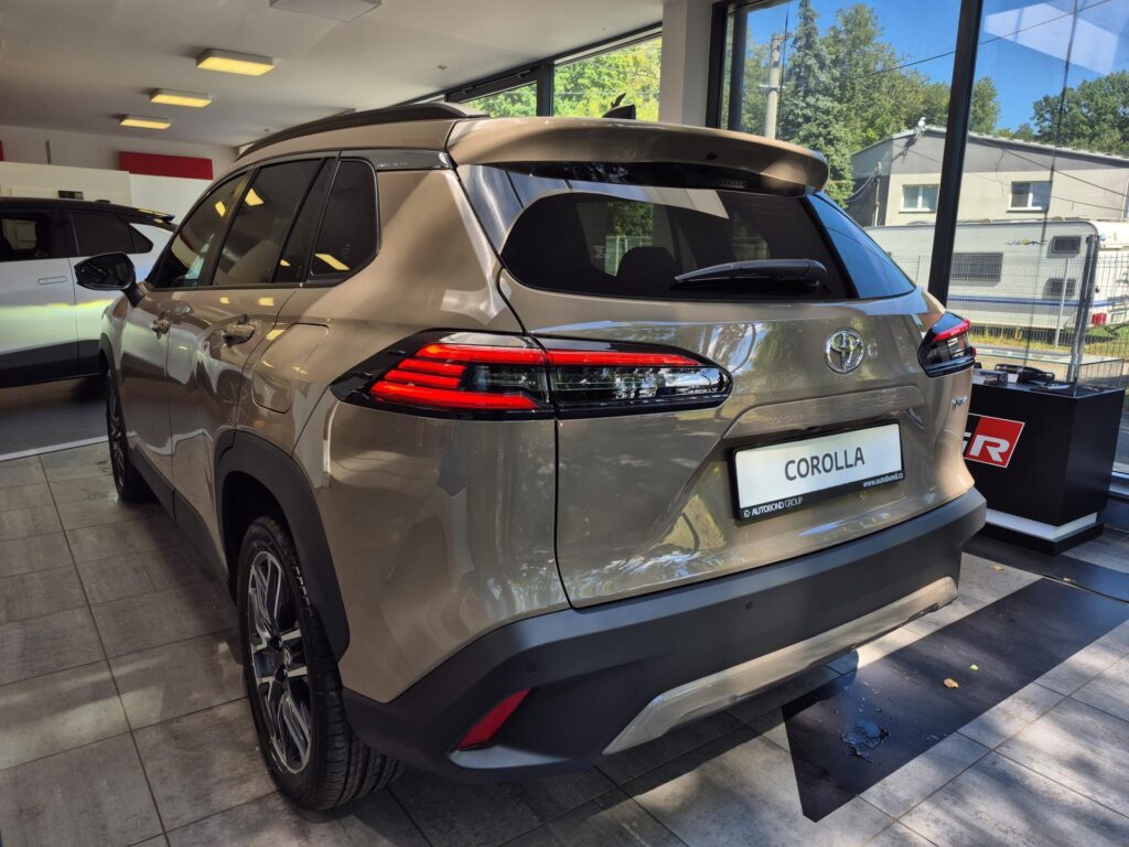 Toyota Corolla Cross  Style 4x4 2.0 Hybrid (178 k)