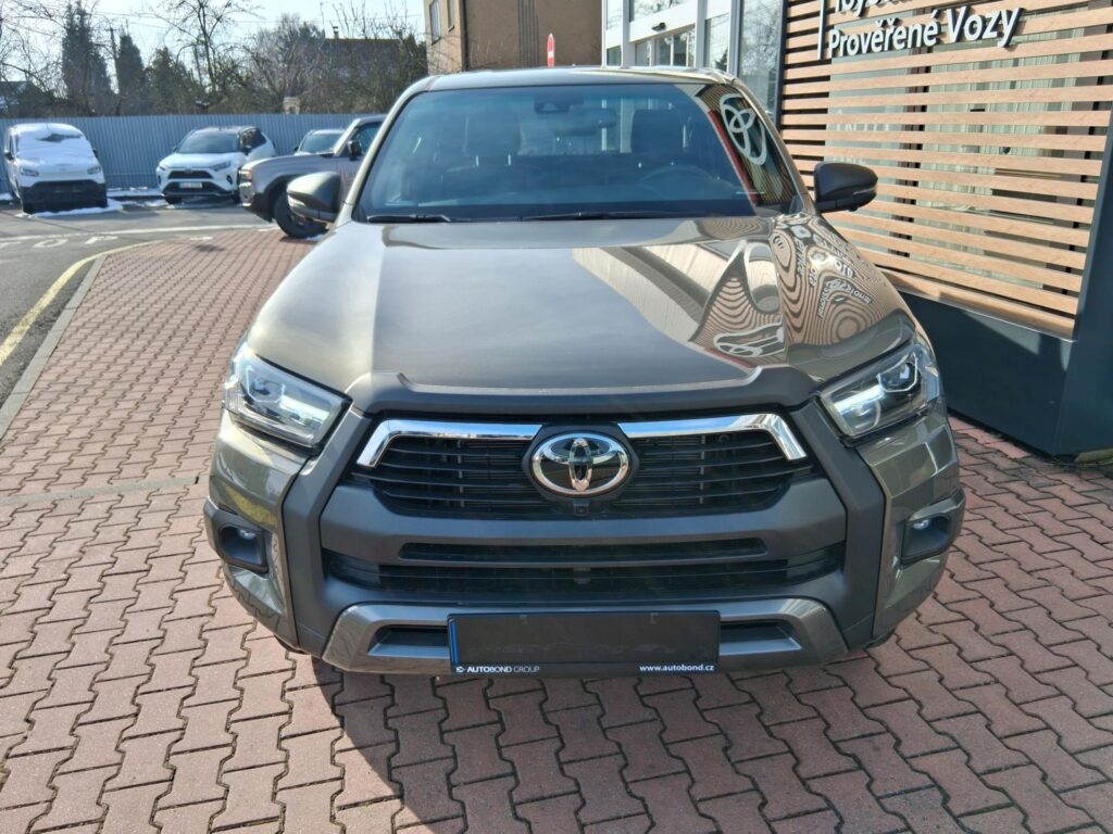 Toyota Hilux  2,8D 6AT INVINCIBLE 4X4