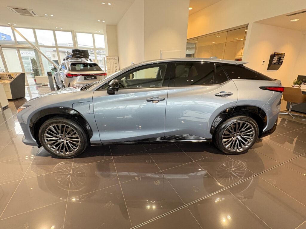 Lexus RZ  Omotenashi Luxury 4X4