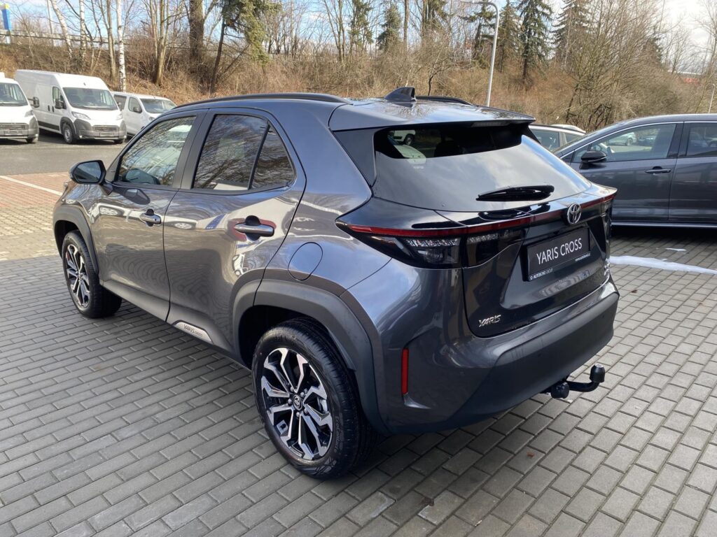 Toyota Yaris Cross  1.5 HEV 4x4 STYLE + tažné