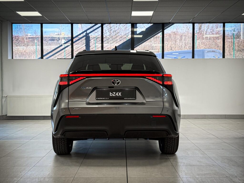 Toyota bZ4X  Elektromotor,  (2x4), Style