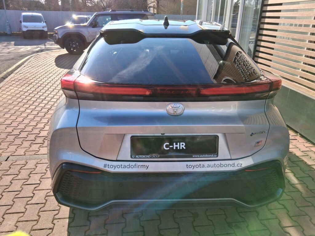 Toyota C-HR  2,0 PHEV 4X2 GR SPORT