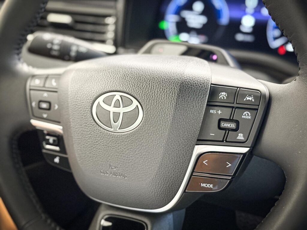 Toyota Camry  2.5 HEV Executive