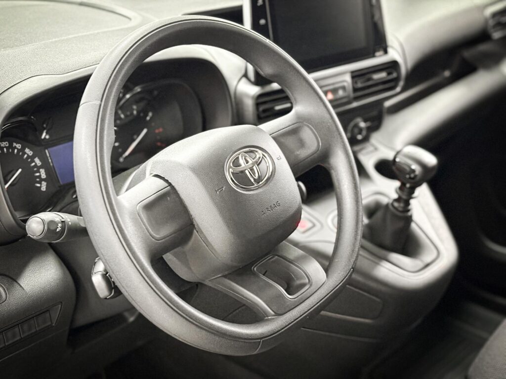 Toyota Proace City  1.5D 130 6MT Active