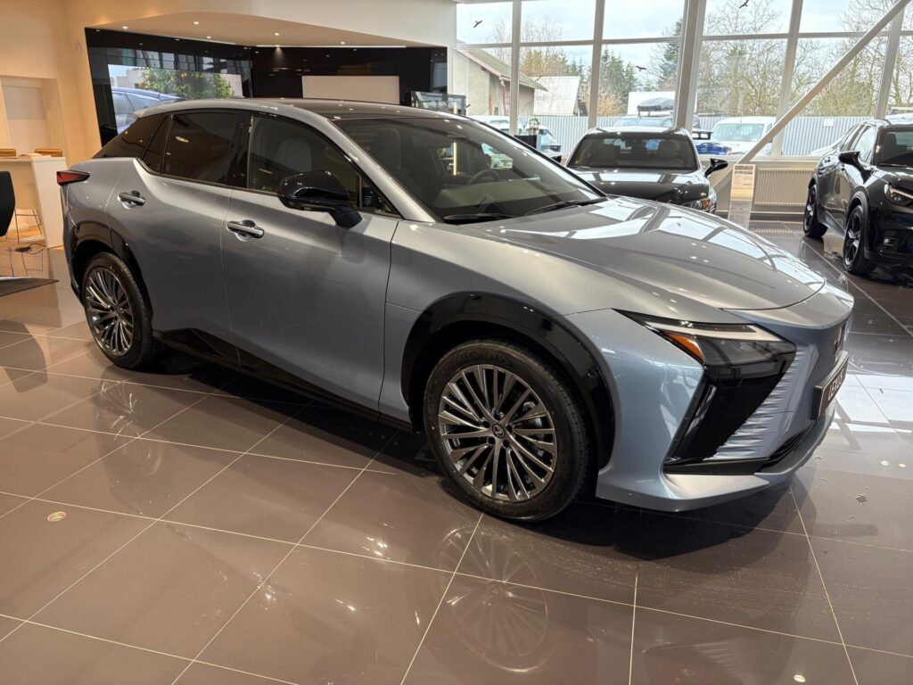 Lexus RZ  Omotenashi Luxury 4X4