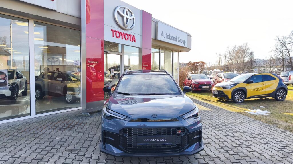 Toyota Corolla Cross  2.0 HEV 4X4 - GR SPORT VIP