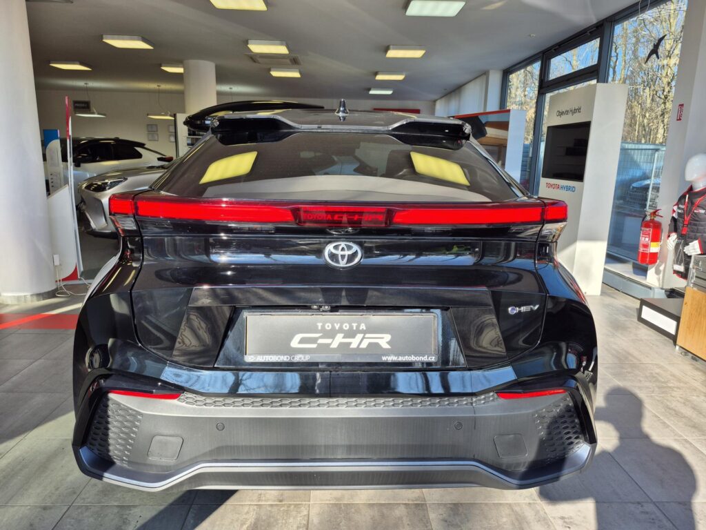 Toyota C-HR  2,0 HEV 4X4 EXECUTIVE PREMIER EDITION ZIMNÍ KOMPLETY ZDARMA