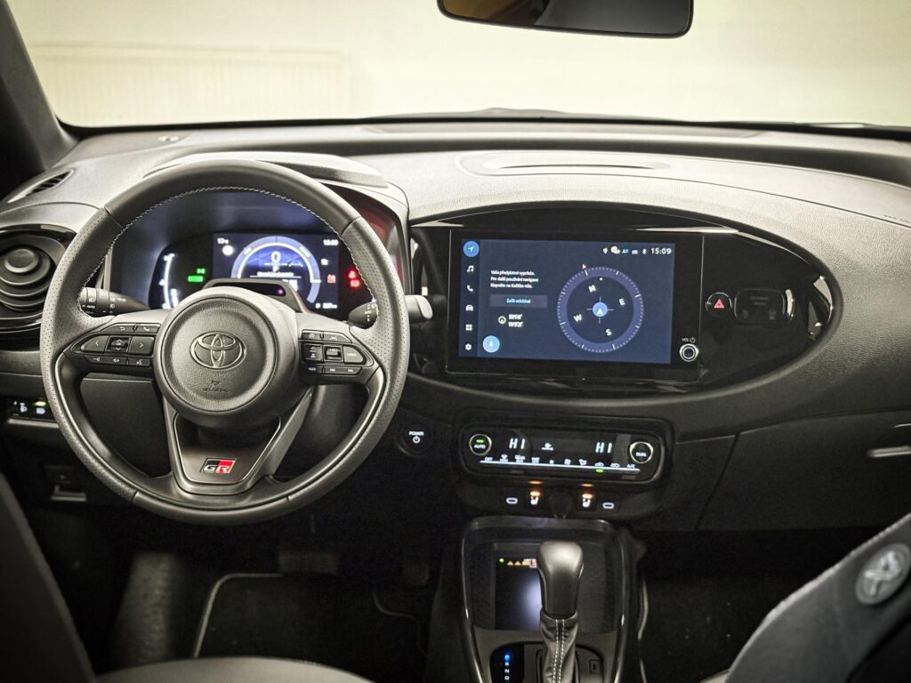 Toyota Aygo X  1.5 Hybrid, e-CVT, GR SPORT