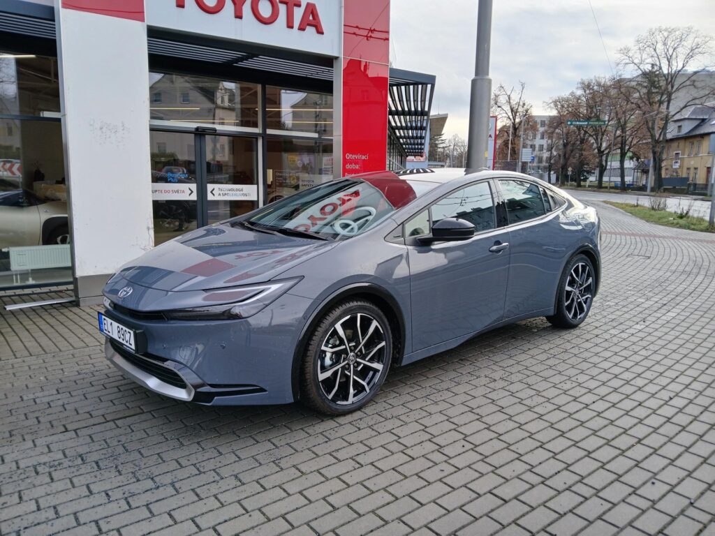 Toyota Prius  Plug-in 2.0L PHEV Executive