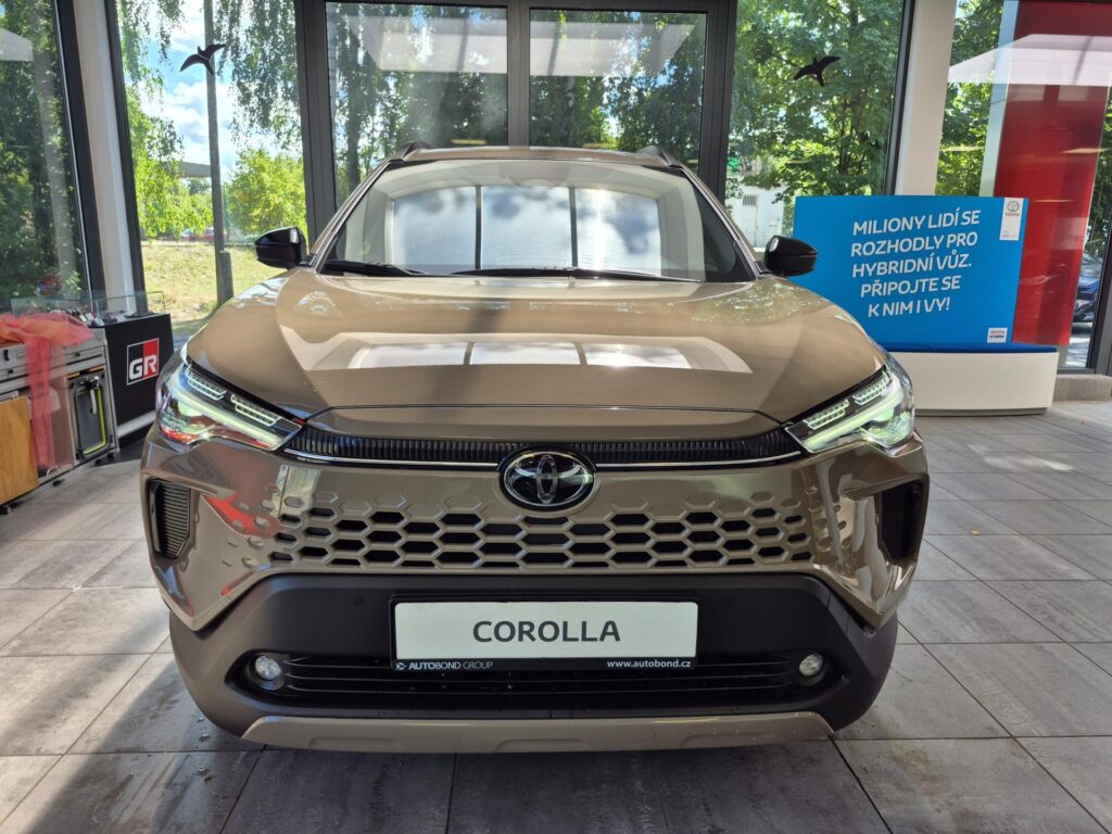 Toyota Corolla Cross  Style 4x4 2.0 Hybrid (178 k)