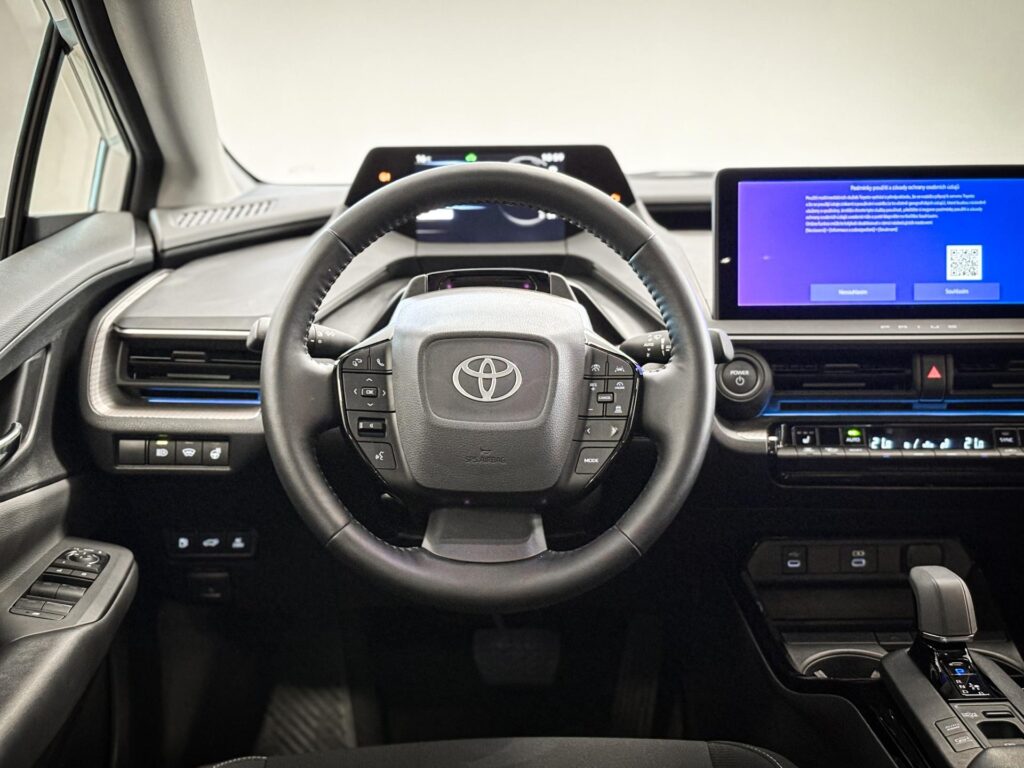 Toyota Prius  2.0 Plug-in Hybrid Prestige Skyview