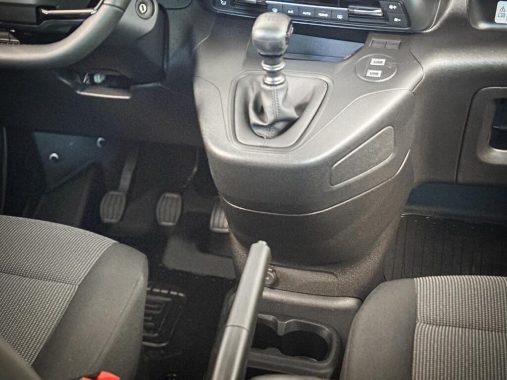 Toyota Proace City  1.5D 100PS 6MT CrewCab