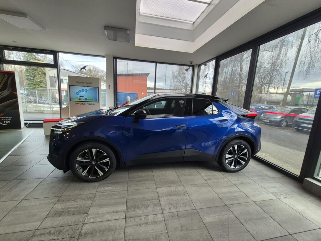 Toyota C-HR  Style 1.8 Hybrid (140 k)
