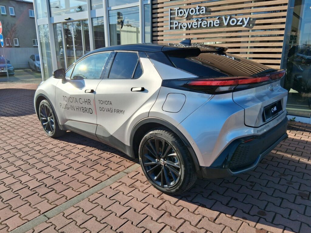 Toyota C-HR  2,0 PHEV 4X2 GR SPORT