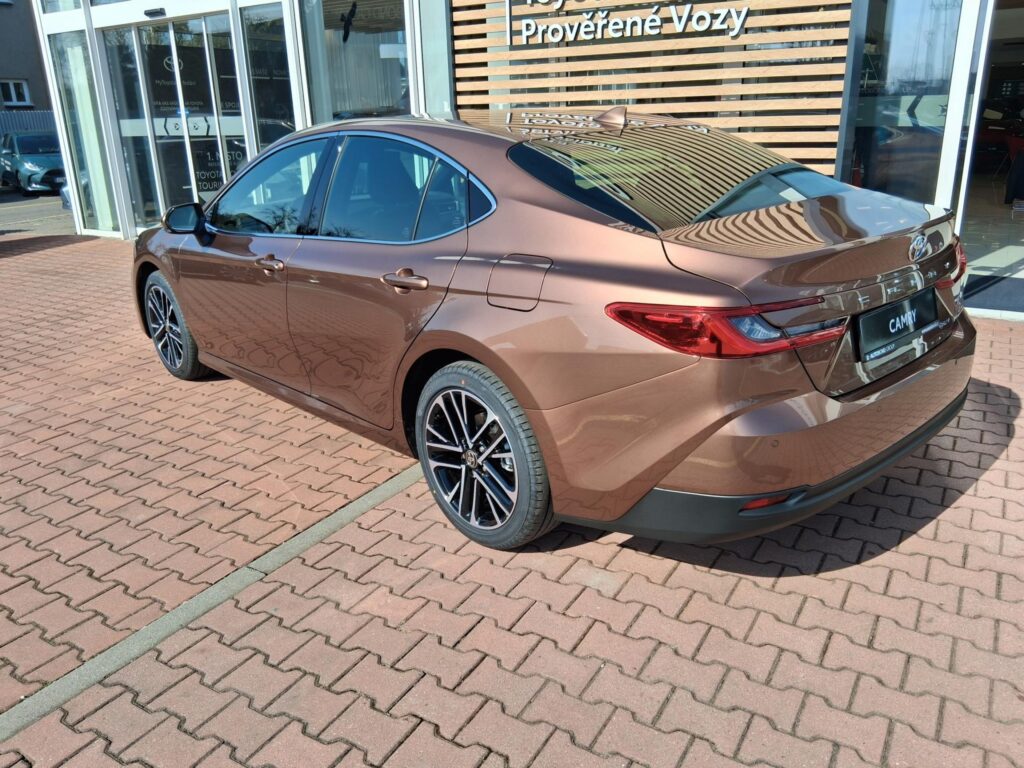 Toyota Camry  2,5 HEV PRESTIGE