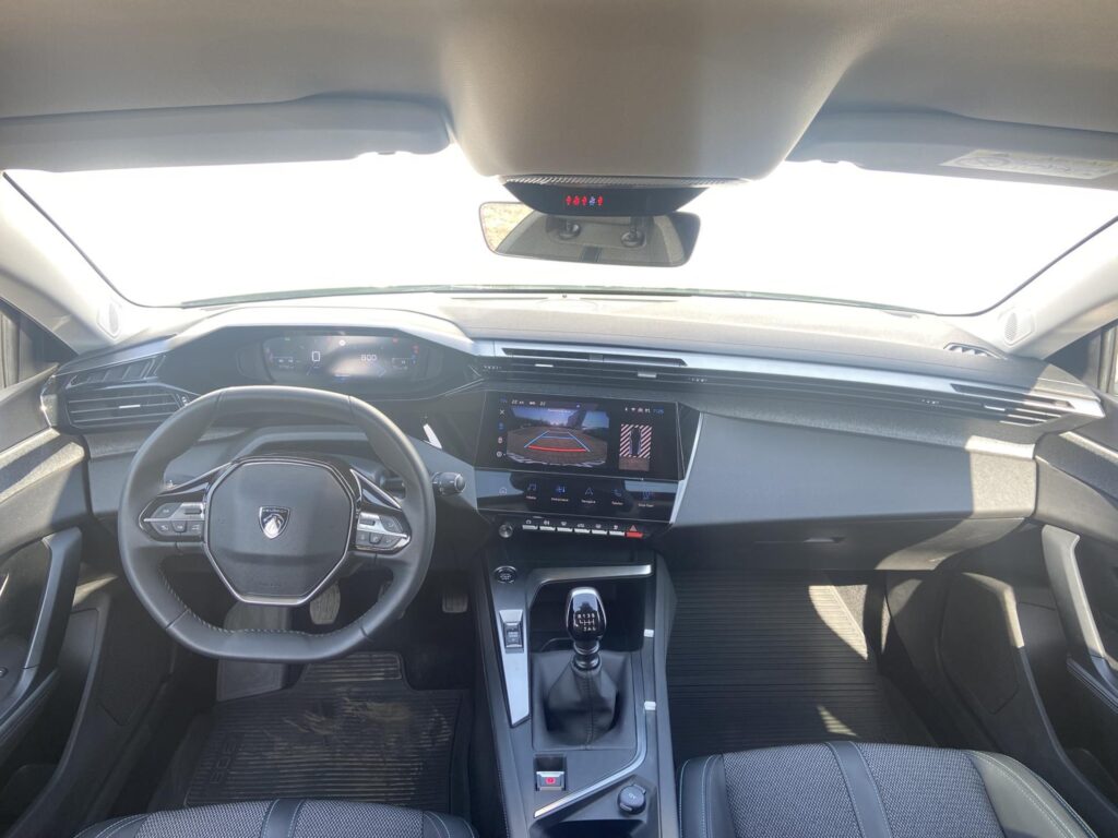 Peugeot 308  1.2 PureTech 130k ALLURE Tažné