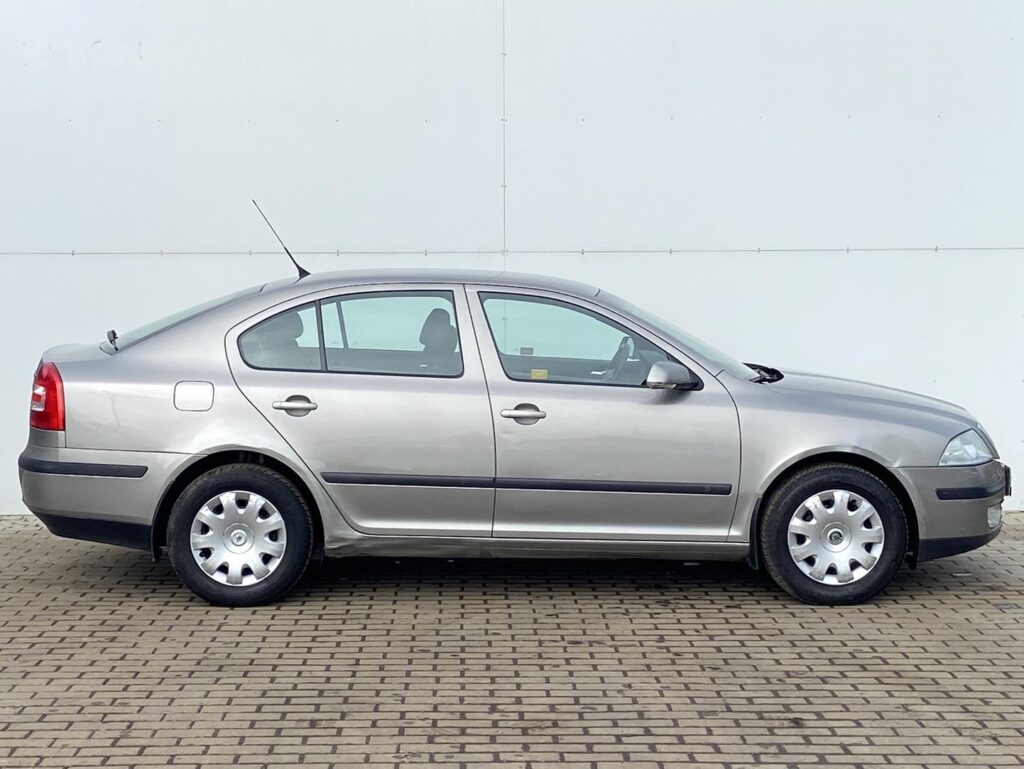 Škoda Octavia  1.6 MPI / 75 kW Elegance