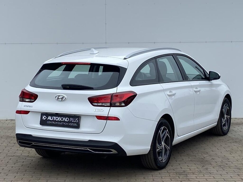 Hyundai i30  1.5 DPi 110k Family Comfort Tažné