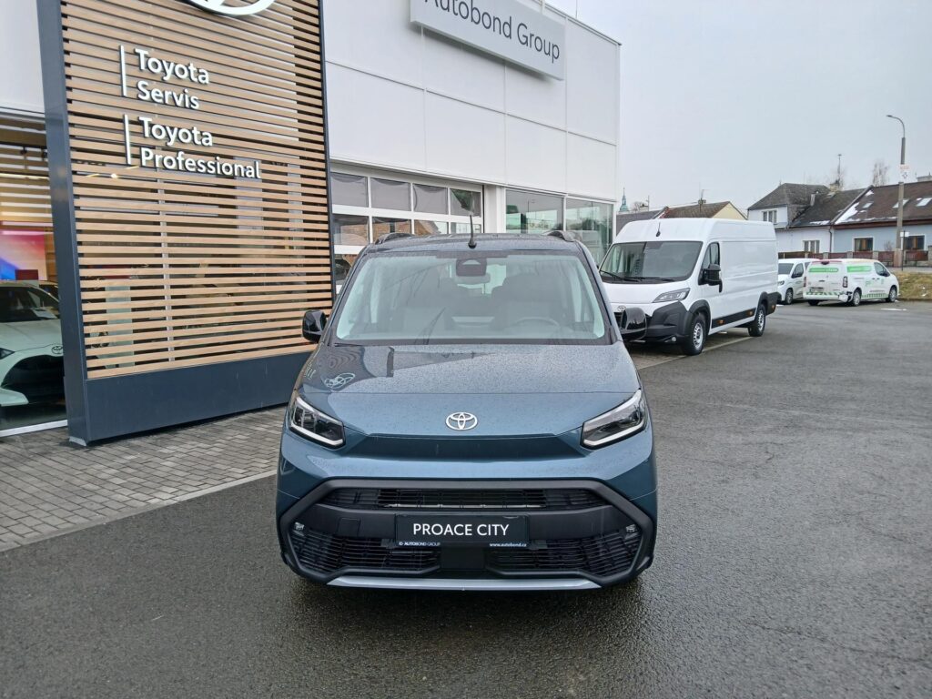 Toyota Proace City Verso  1,5 130k 6MT Family 7s
