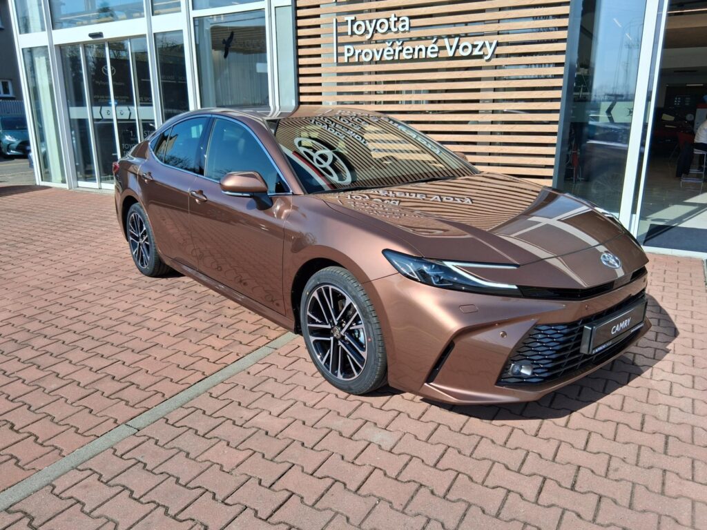 Toyota Camry  2,5 HEV PRESTIGE