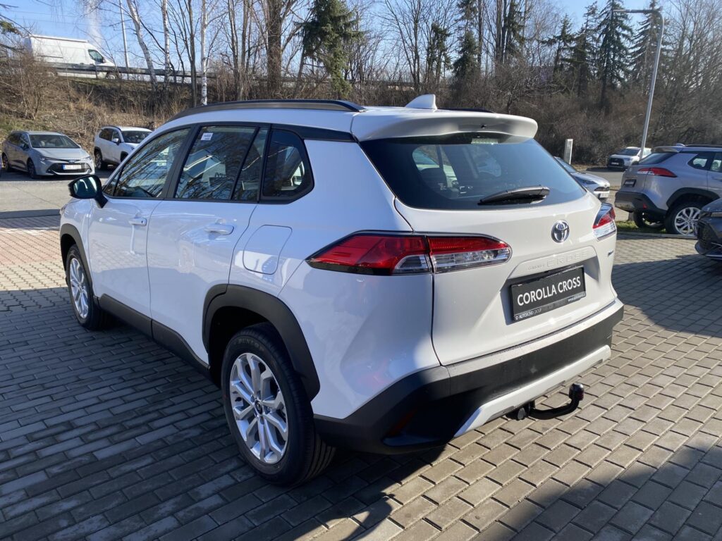 Toyota Corolla Cross  1.8 HEV Comfort Business + tažné