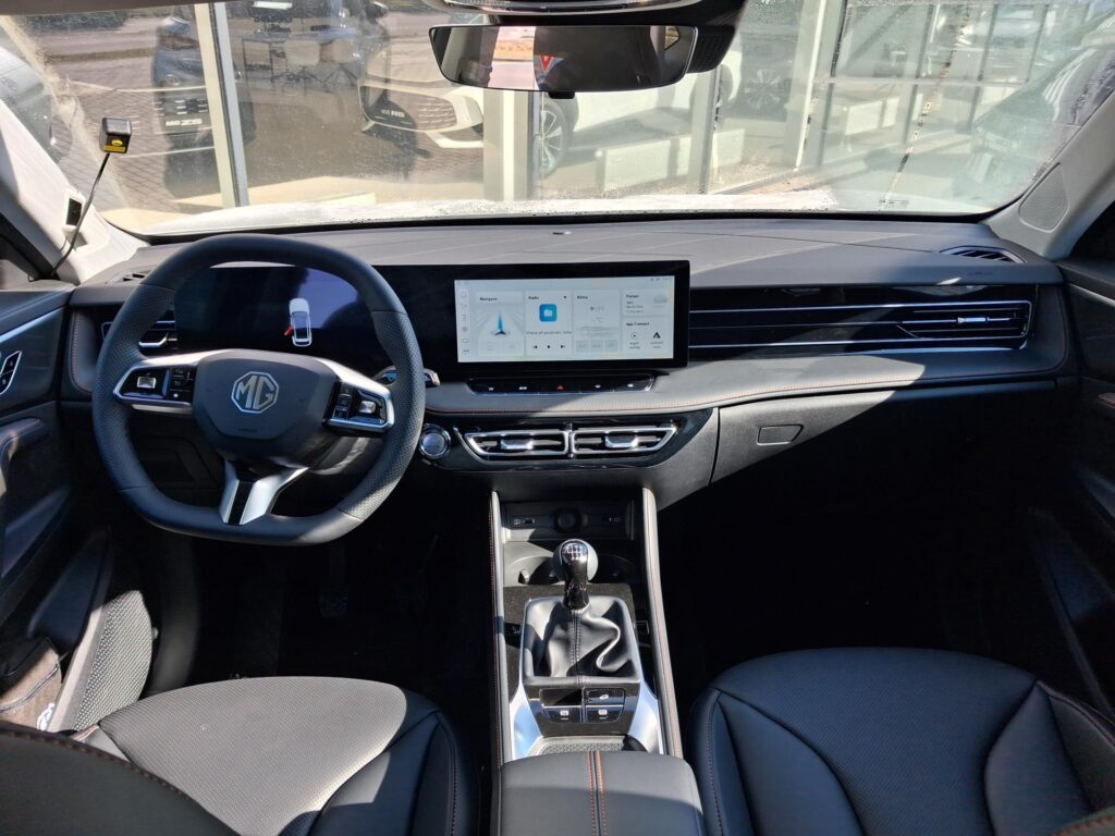 MG HS  EXCLUSIVE 1.5TGI 125kW 6MT