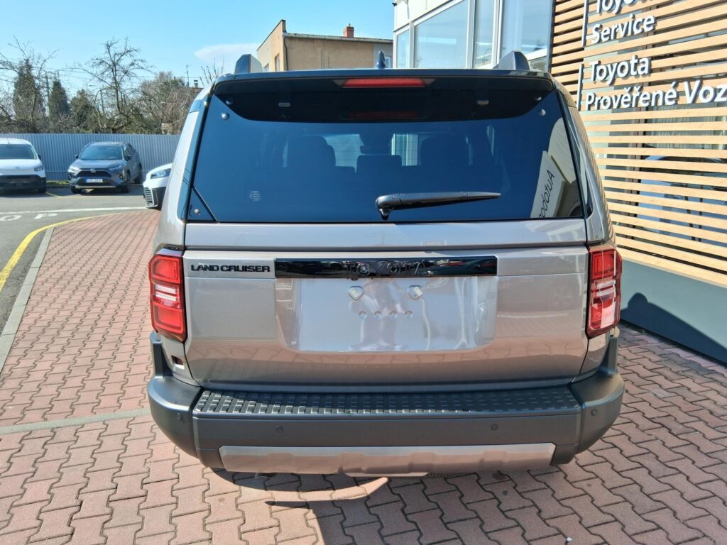 Toyota Land Cruiser  2,8 MHEV EXECUTIVE + SKYVIEW