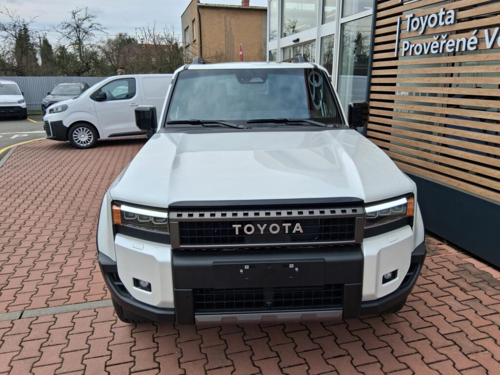 Toyota Land Cruiser  2,8 MHEV EXECUTIVE + SKYVIEW