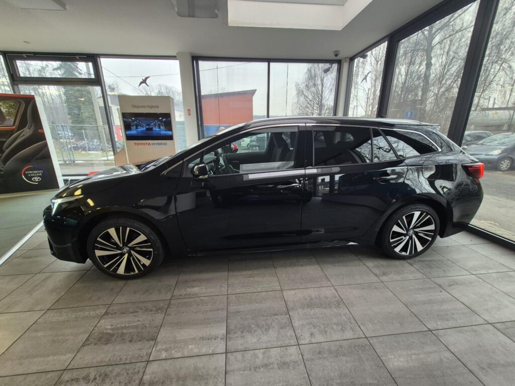 Toyota Corolla  Style 1.8 Hybrid (140 k)