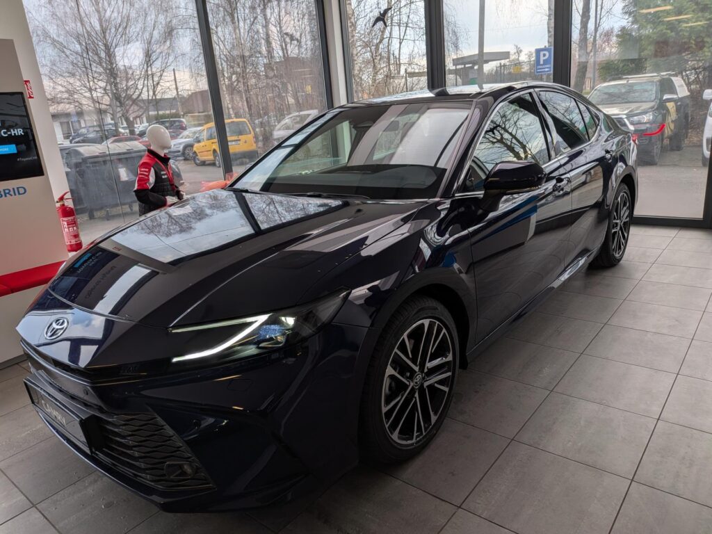 Toyota Camry  Prestige 2.5 Hybrid (230 k)