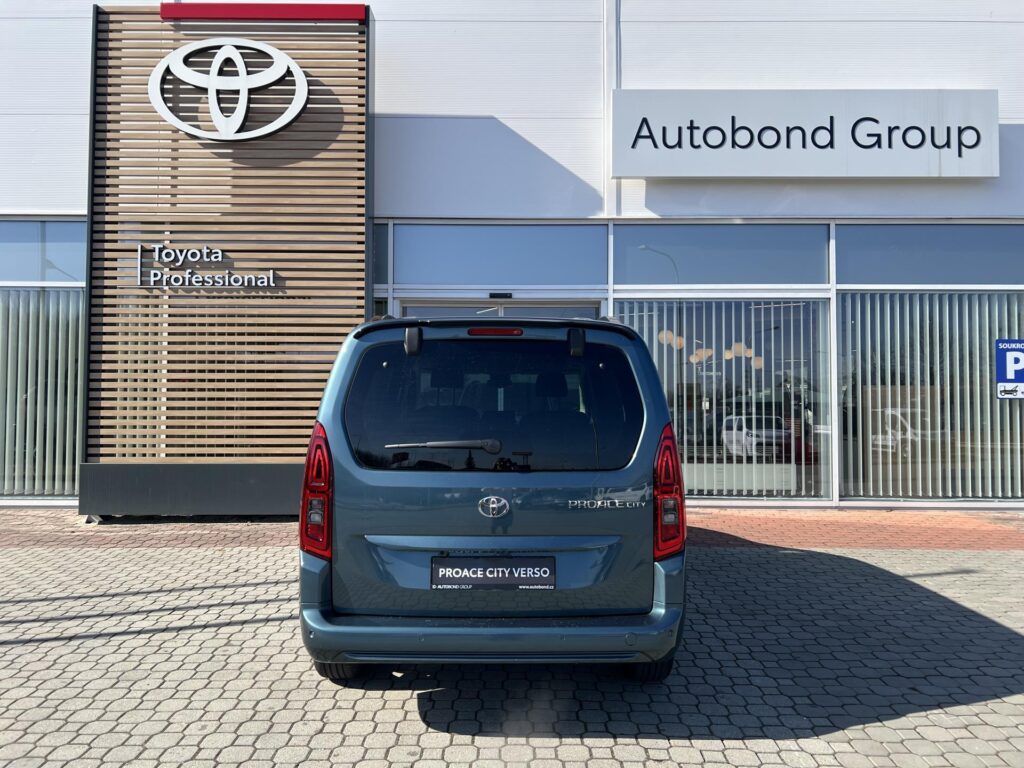 Toyota Proace City Verso  1.5D 8AT Family 7S CAMPING