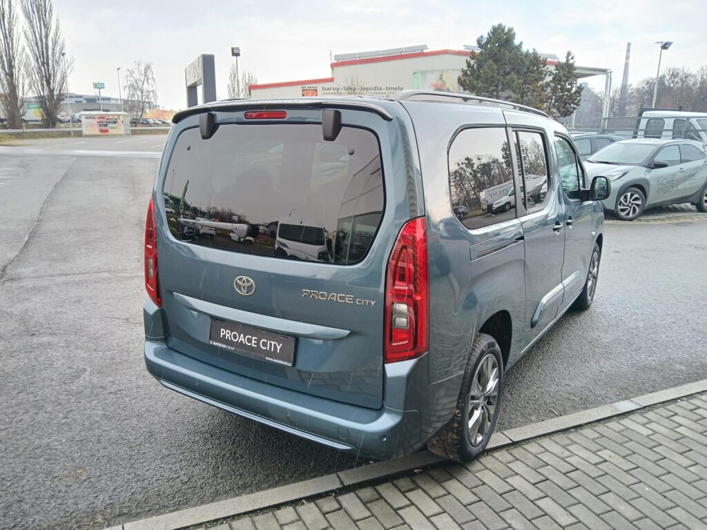 Toyota Proace City Verso  1,5 130k 6MT Family 7s