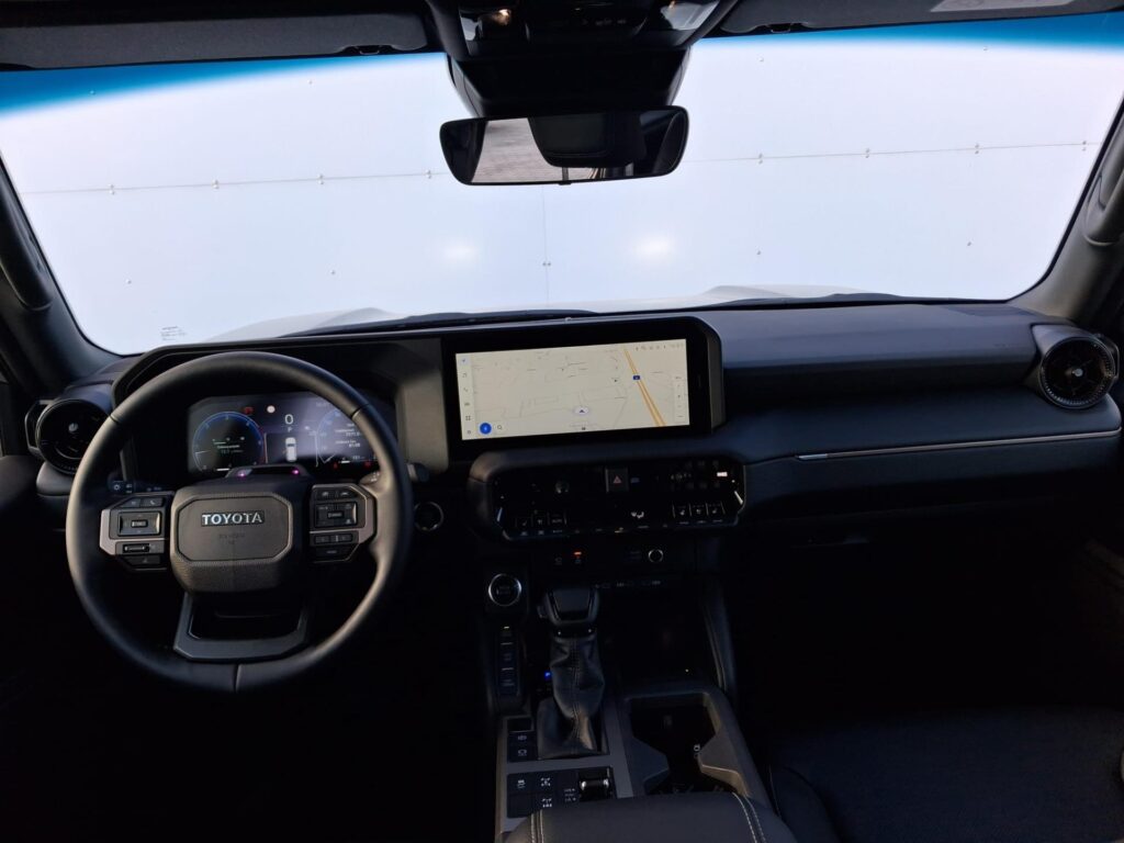 Toyota Land Cruiser  2.8 D-4D 6AT Invincible