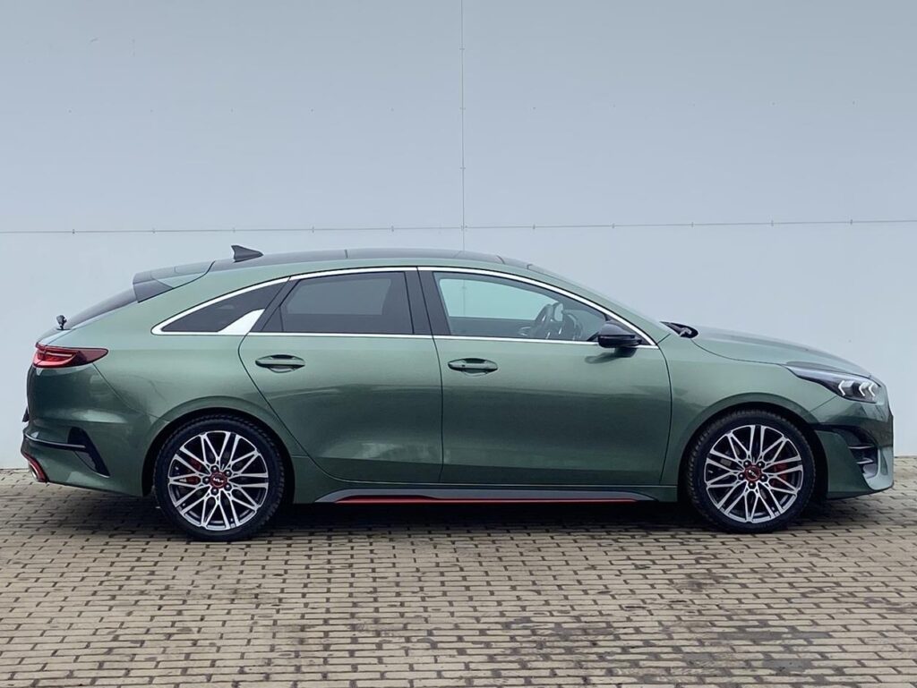 KIA ProCeed  1.6 T-GDI 150kW 7DCT GT Panorama