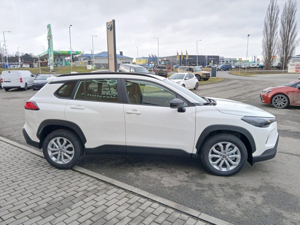 Toyota Corolla Cross  1.8 HEV 140k Comfort Business