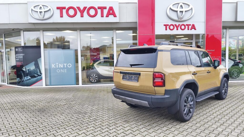 Toyota Land Cruiser  2.8L MHEV 8AT 4X4 - EXECUTIVE SKYVIEW