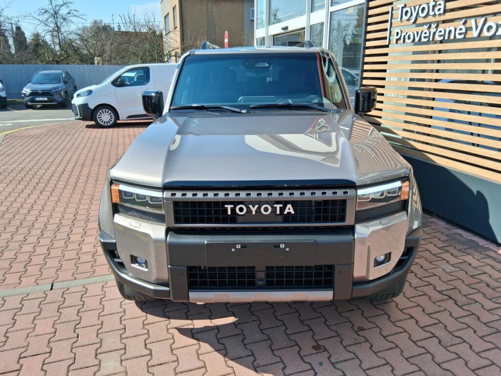 Toyota Land Cruiser  2,8 MHEV EXECUTIVE + SKYVIEW