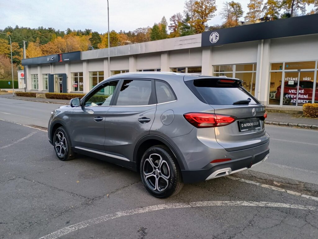 MG ZS  ELEGANCE 1.5 85kW 4×2 5MT