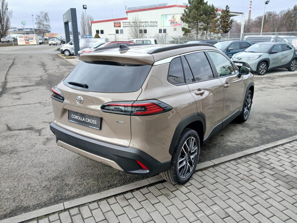 Toyota Corolla Cross  1.8 HEV 140k Style
