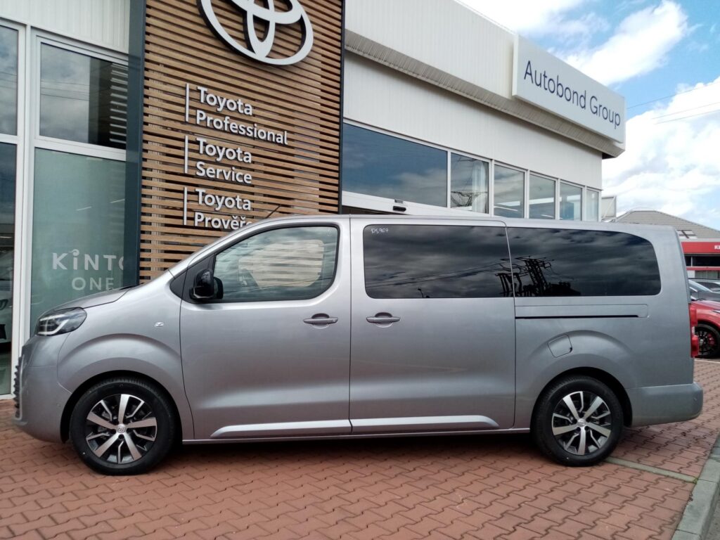 Toyota Proace Verso  2.0L Diesel 177 8AT 4x2 VIP 7 MÍST