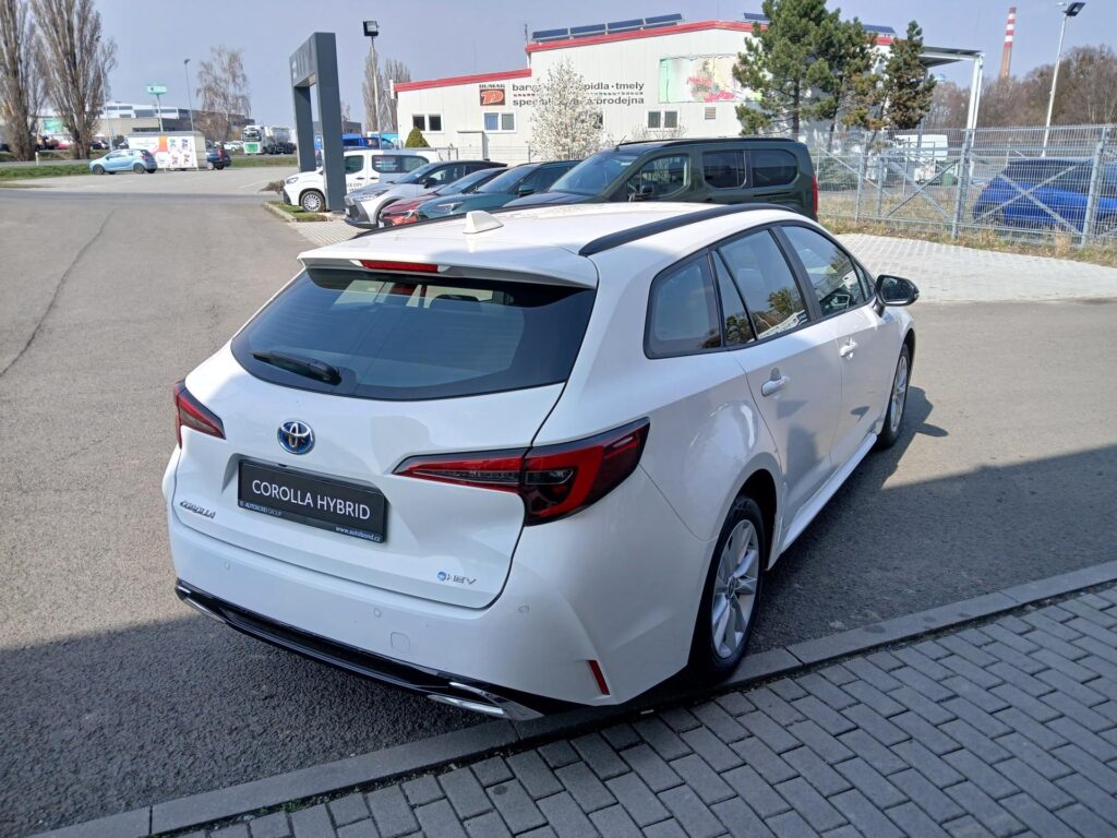 Toyota Corolla  1.8 CVT 140k Comfort Tech
