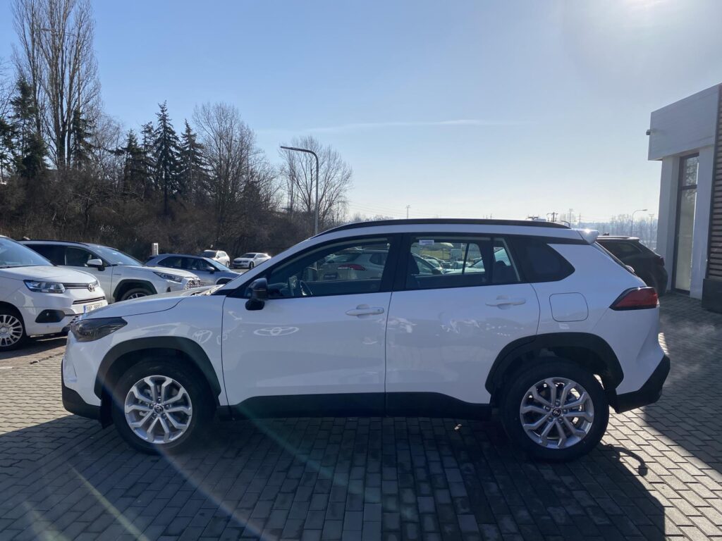 Toyota Corolla Cross  1.8 HEV Comfort Business + tažné