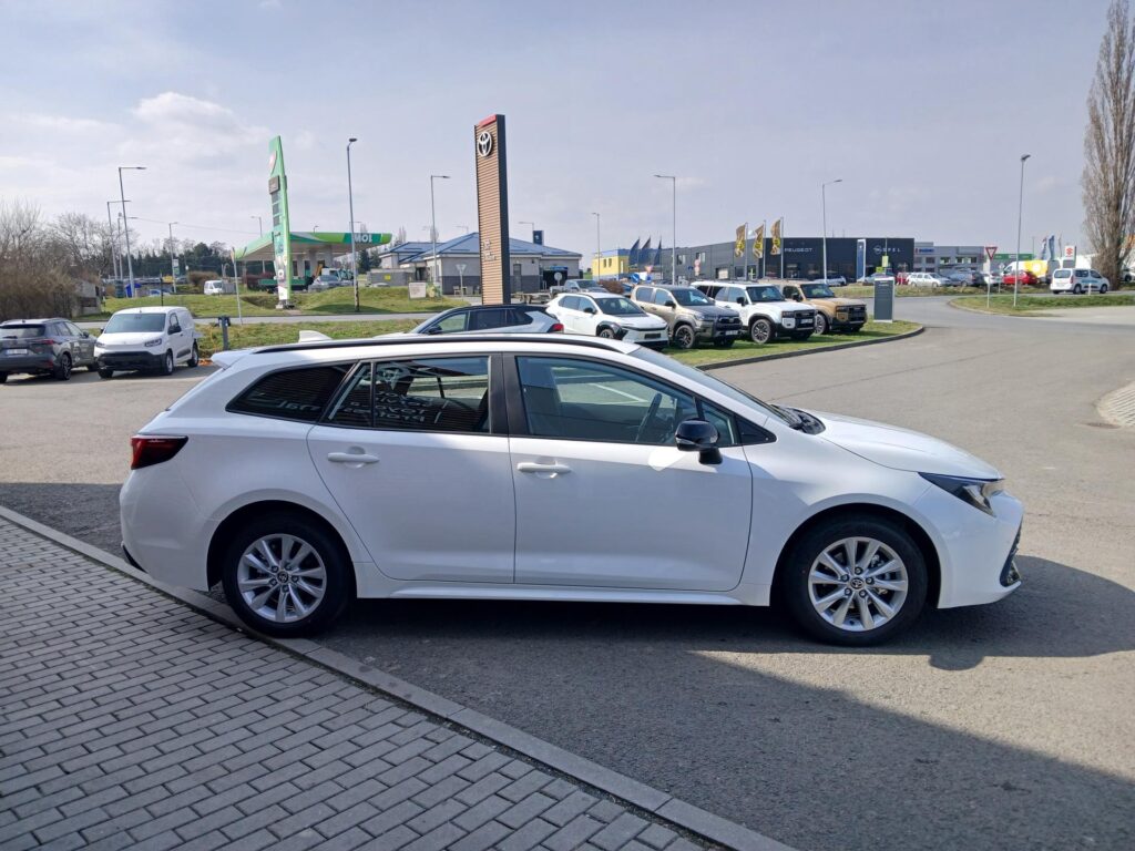 Toyota Corolla  1.8 CVT 140k Comfort Tech